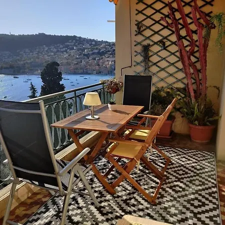 Vintage Flat On Bay - Free Car Park *