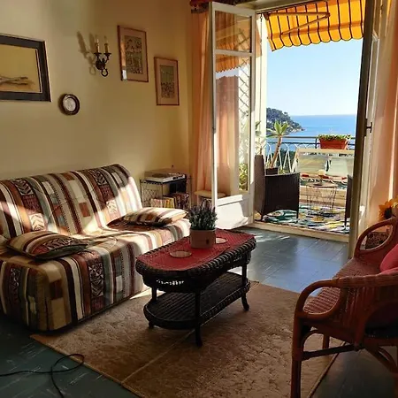 Vintage Flat On Bay - Free Car Park Apartment